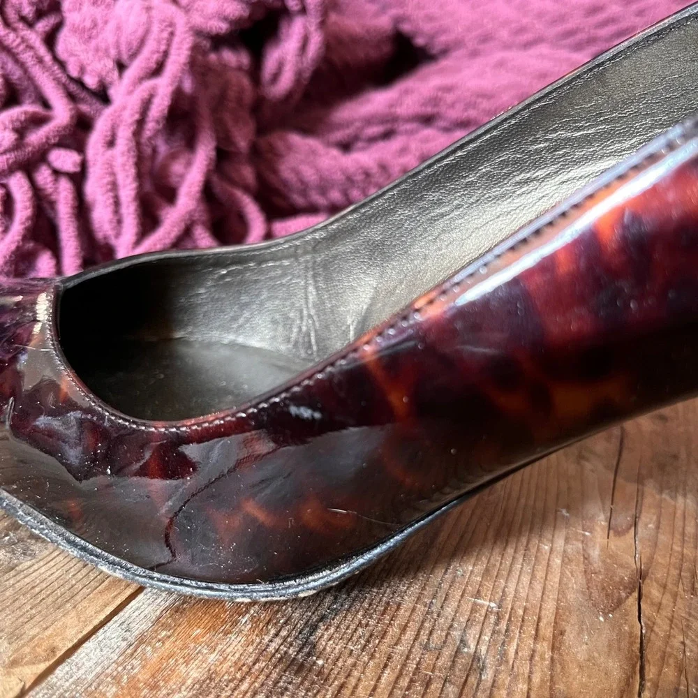 Stuart Weitzman Tortoise Shell Patent Leather Pointed Toe Pumps Heels 9M A404697